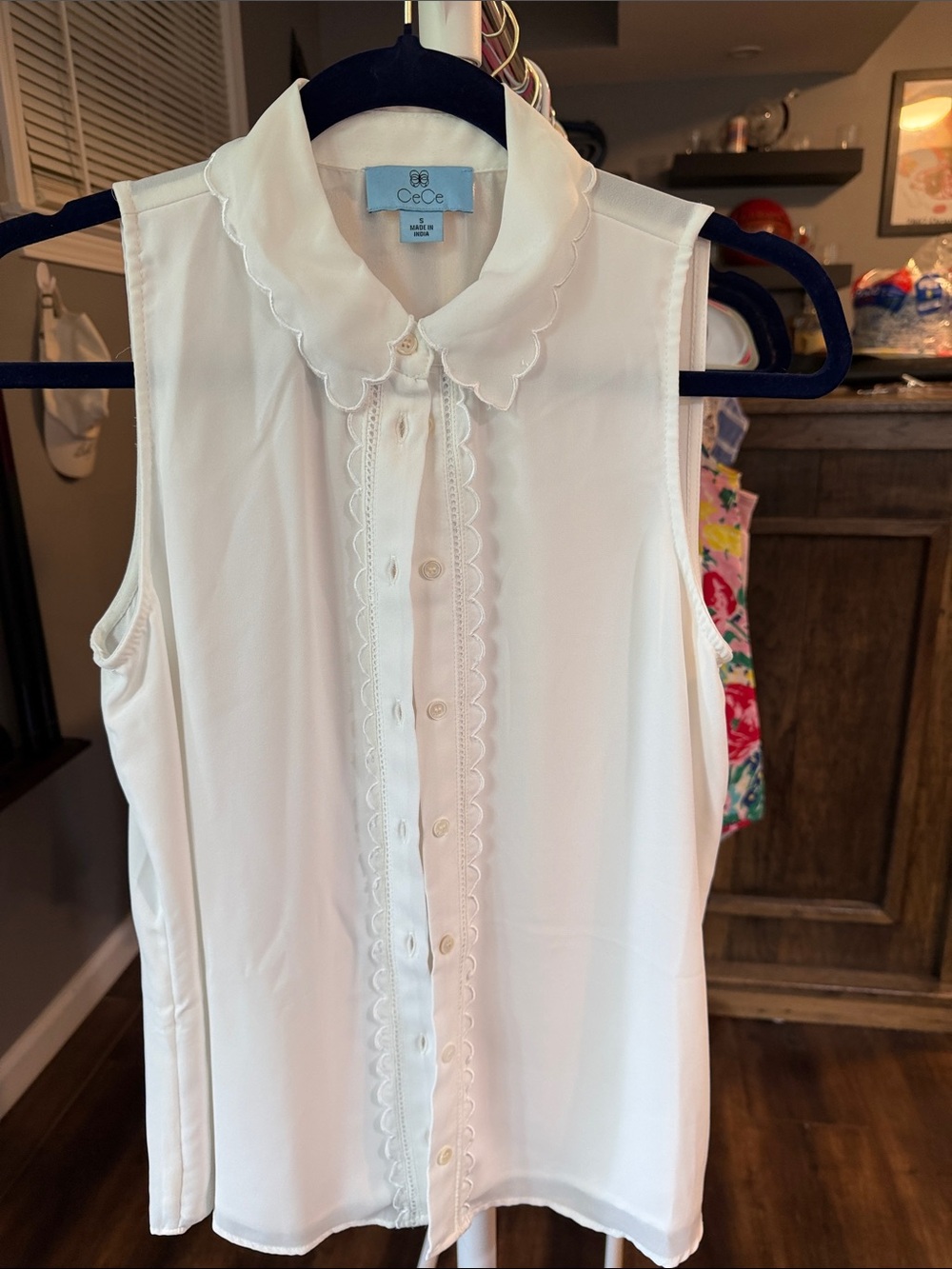 CeCe White Sleeveless Scalloped Collar Button-Front Blouse